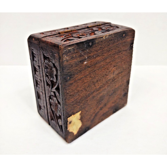 Vintage Handmade Carved Wooden Tobacco Jewelry Keepsake Box With Brass Hinges - Picture 9 of 9